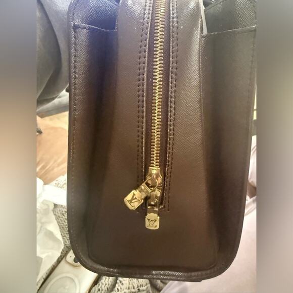 Authentic Louis Vuitton Damier Ebene Triana Leather Handbag VI0094 w/COA - Picture 8 of 16